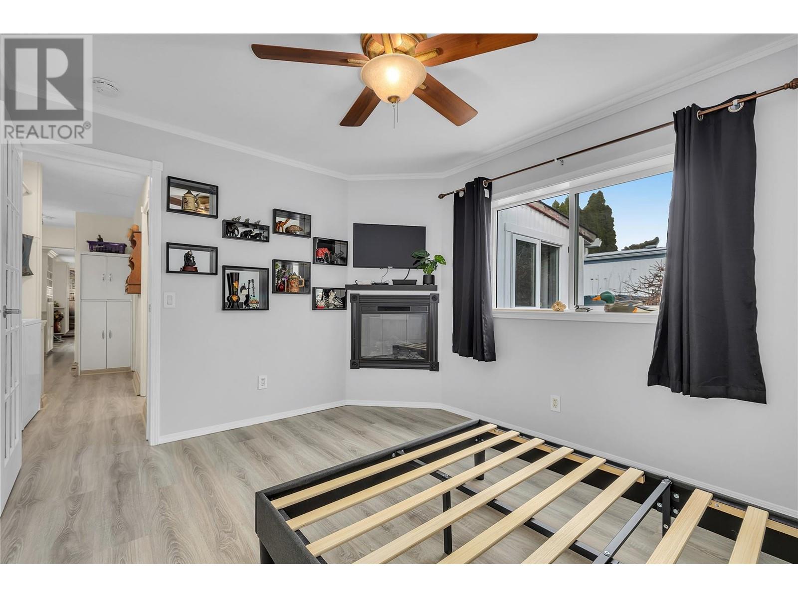 221 1999 97 Highway South, Westbank