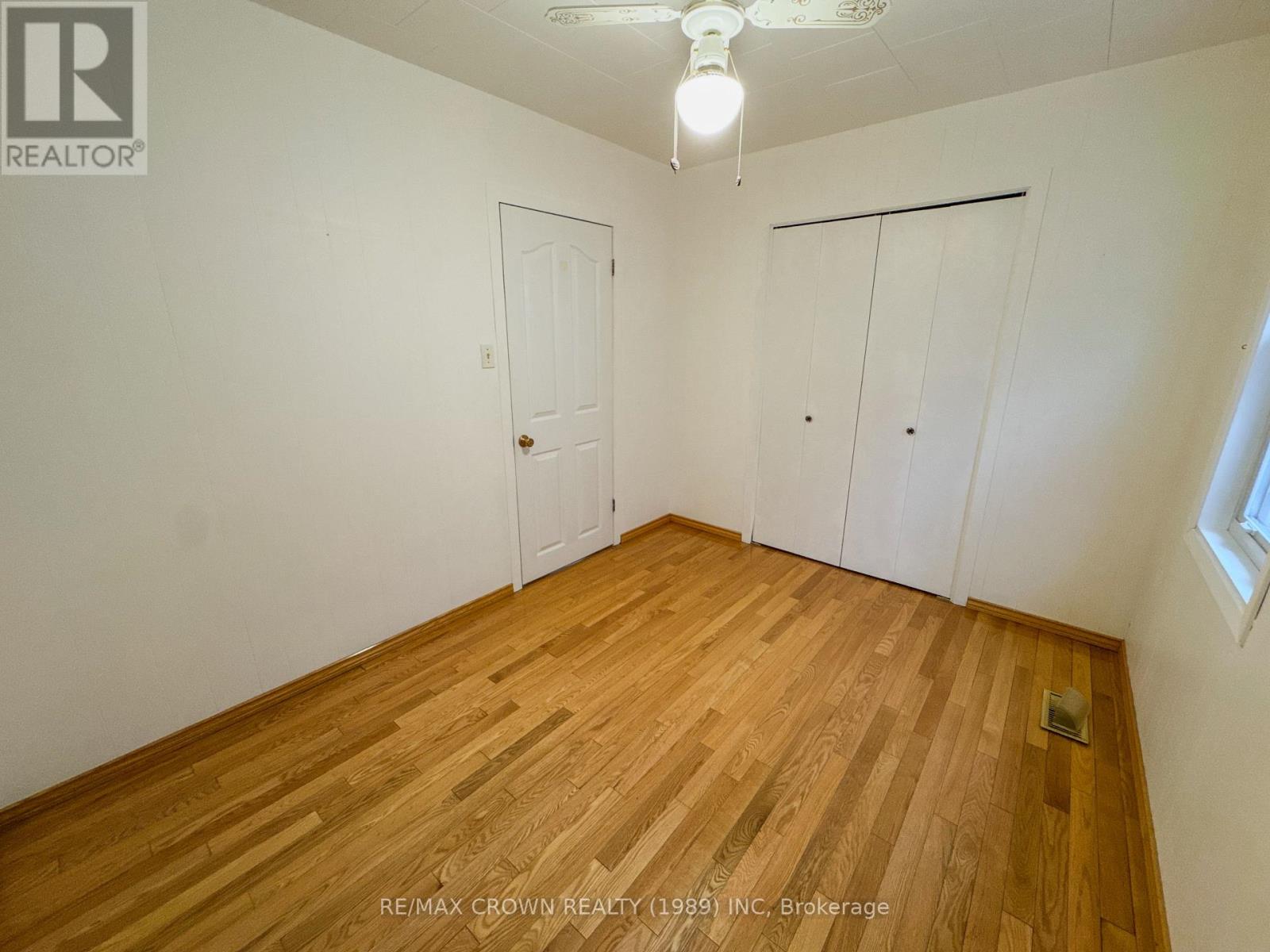 Photo 10 of 906 George Street, Hearst ON