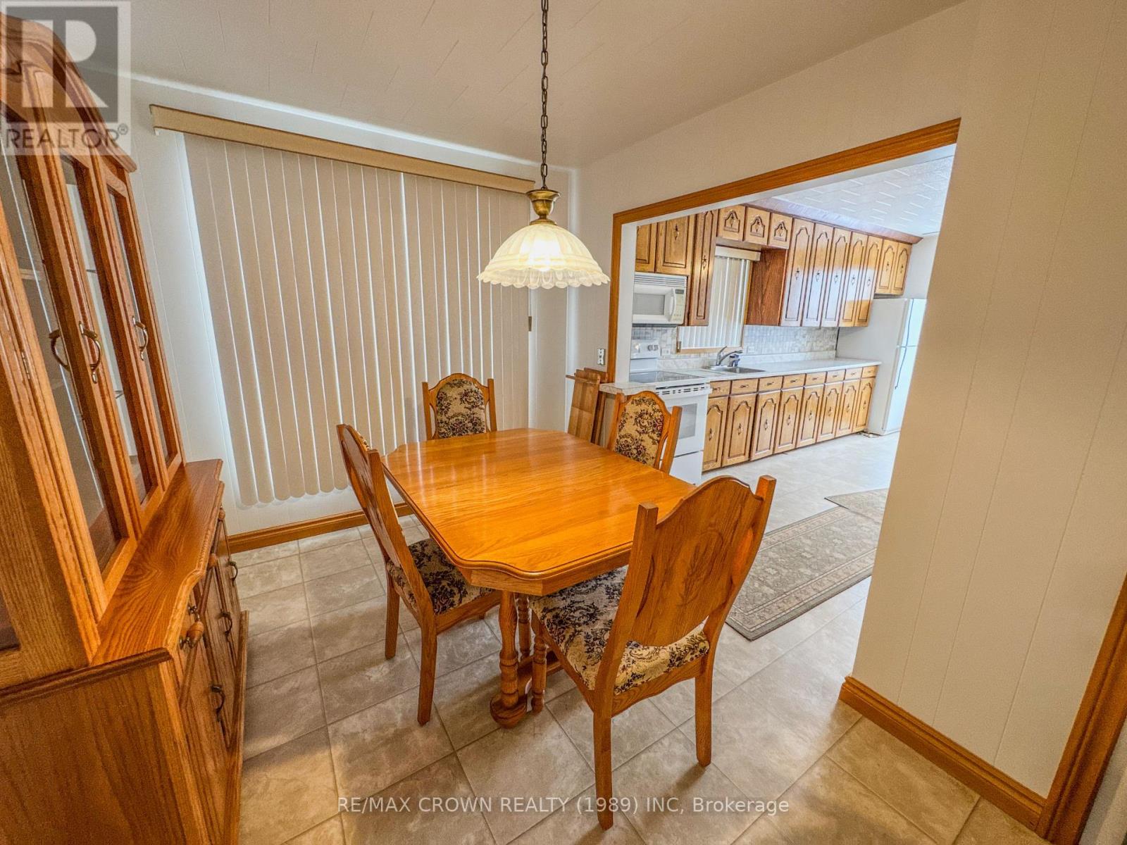 Photo 8 of 906 George Street, Hearst ON
