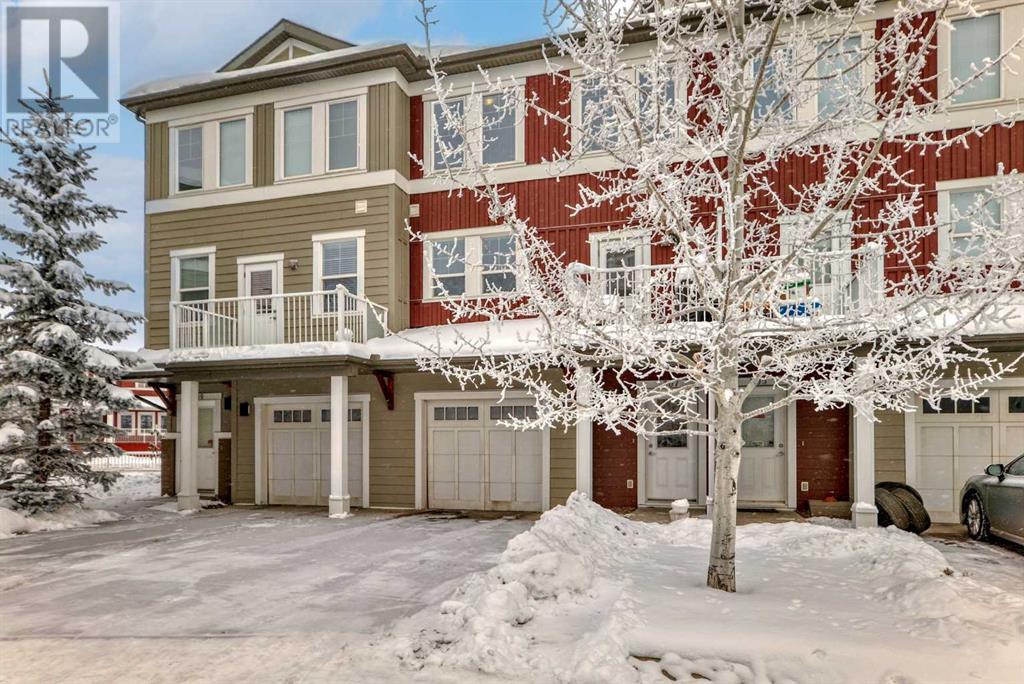 Single Family House 4 Level for Sale in  Evanston Square NW Evanston Calgary 