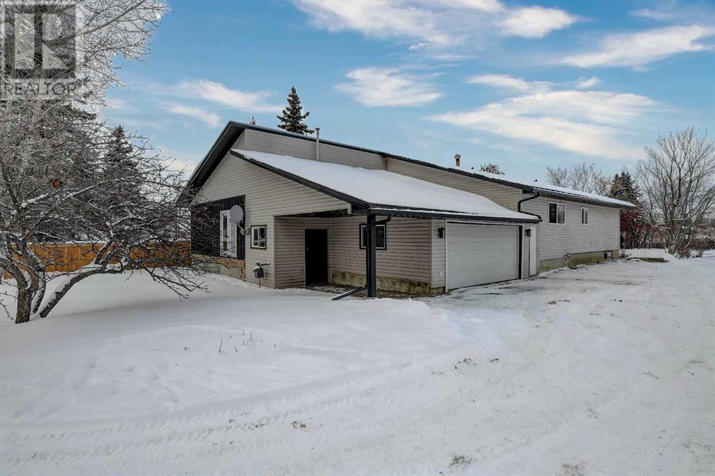 Single Family House Bungalow for Sale in   Avenue Mountview Grande Prairie 