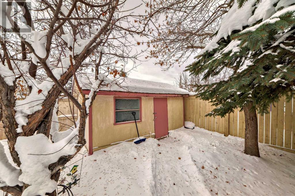 Single Family House for Sale in  Scenic Hill Close NW Scenic Acres Calgary 