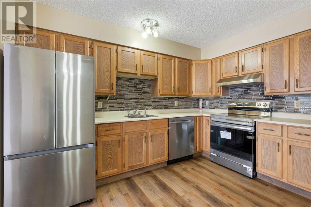 Single Family House High rise for Sale in   Point Mckay Crescent NW Point McKay Calgary 