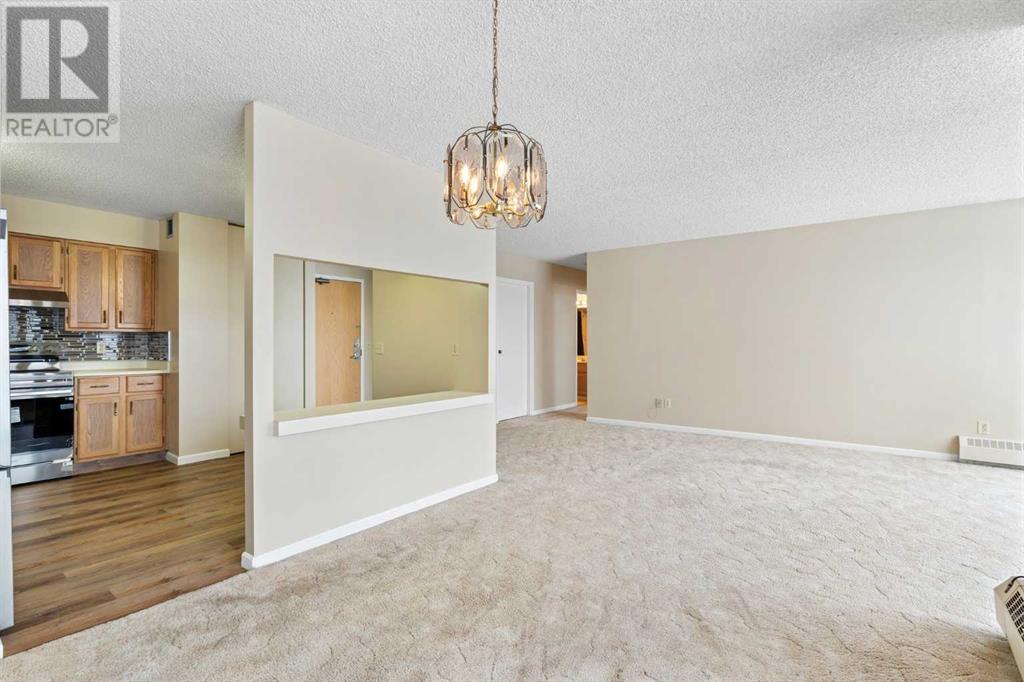 Single Family House High rise for Sale in   Point Mckay Crescent NW Point McKay Calgary 