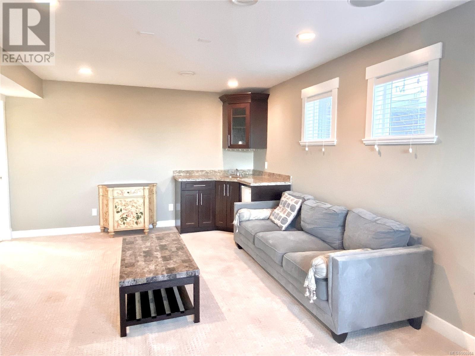3702 Glen Oaks Dr, Nanaimo real estate listing 966984