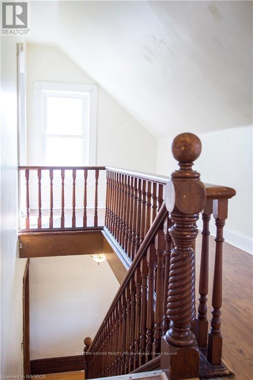 8 ELIZABETH DRIVE - 13