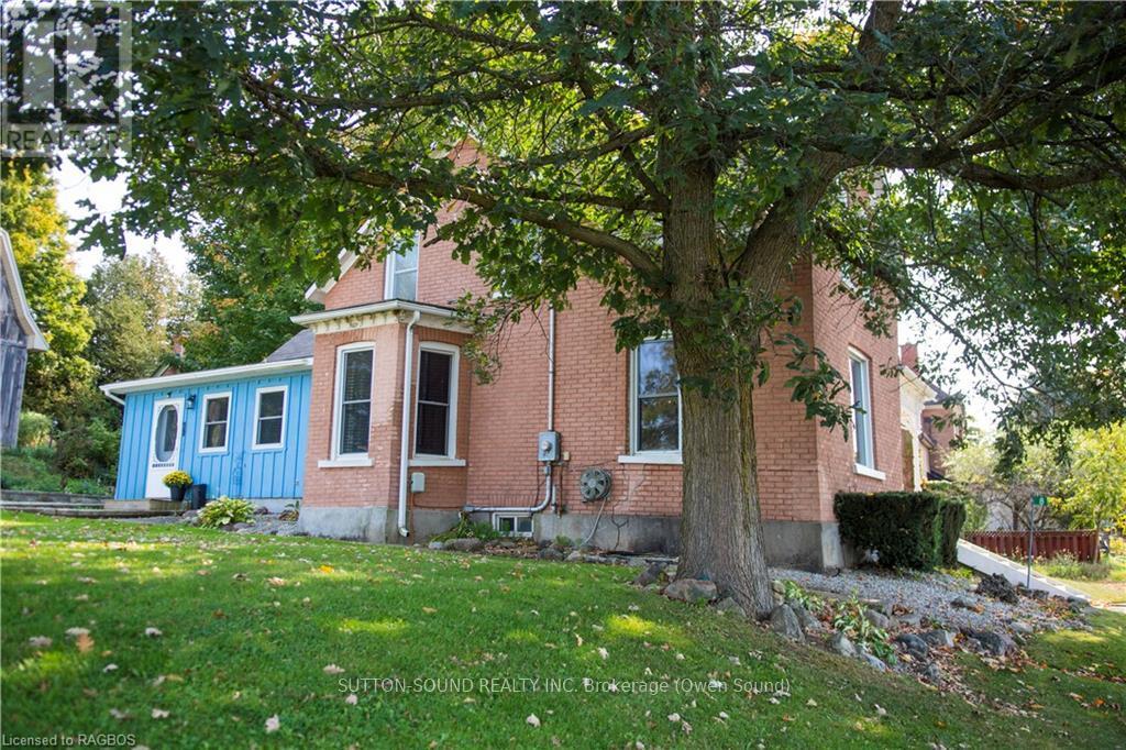 8 ELIZABETH DRIVE - 3