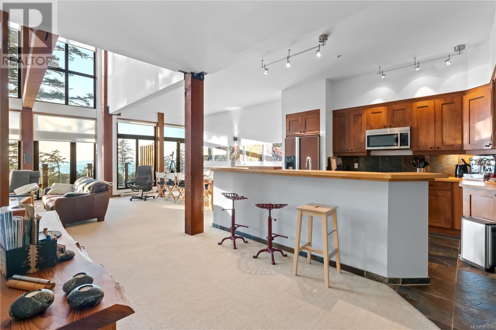 212 515 Marine Dr, Ucluelet