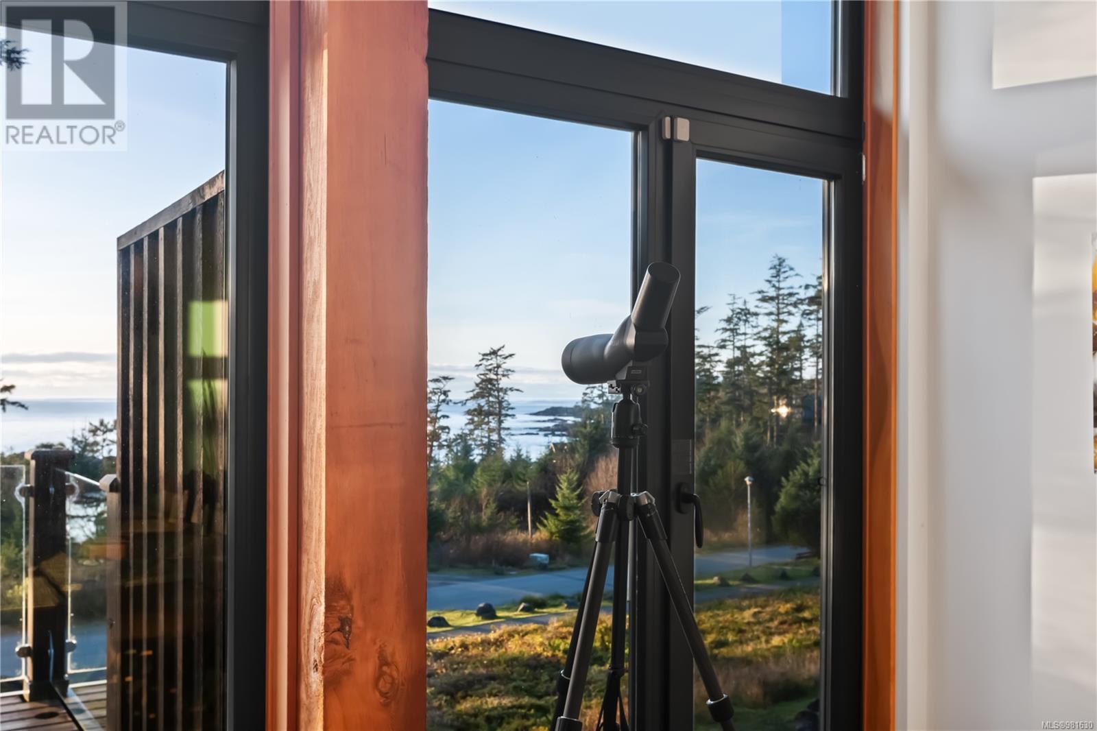 212 515 Marine Dr, Ucluelet