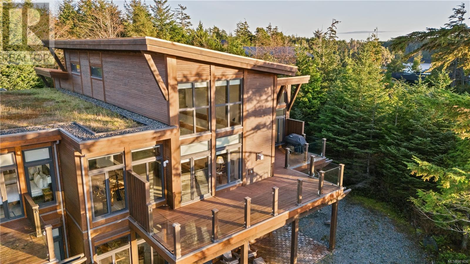 212 515 Marine Dr, Ucluelet