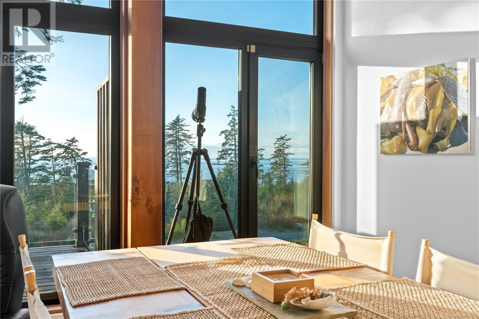 212 515 Marine Dr, Ucluelet