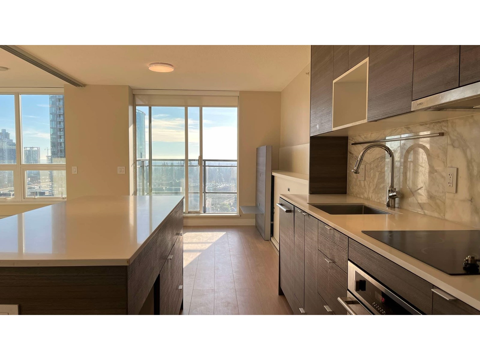 2210 13398 104 AVENUE, Surrey