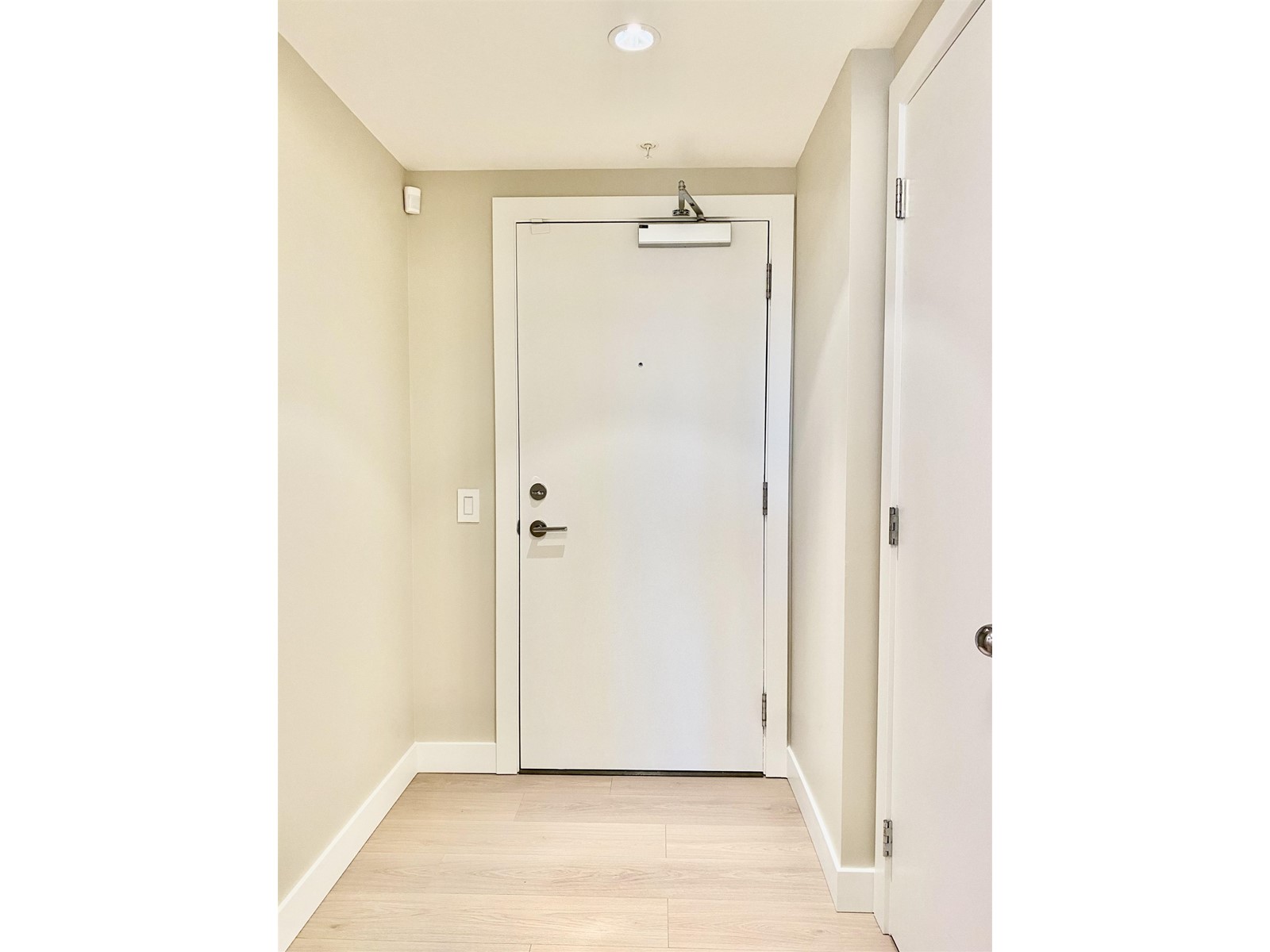 2210 13398 104 AVENUE, Surrey