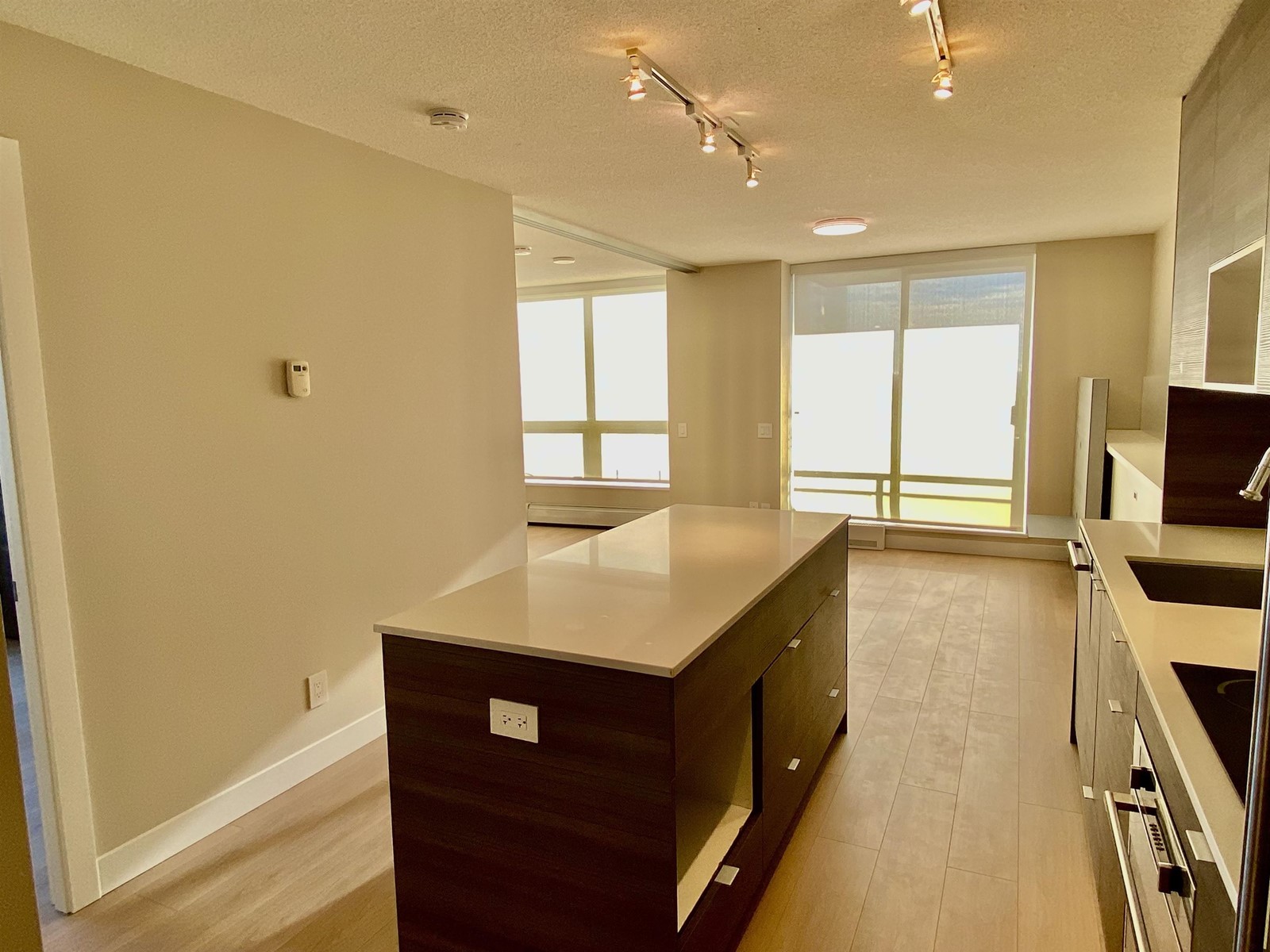 2210 13398 104 AVENUE, Surrey