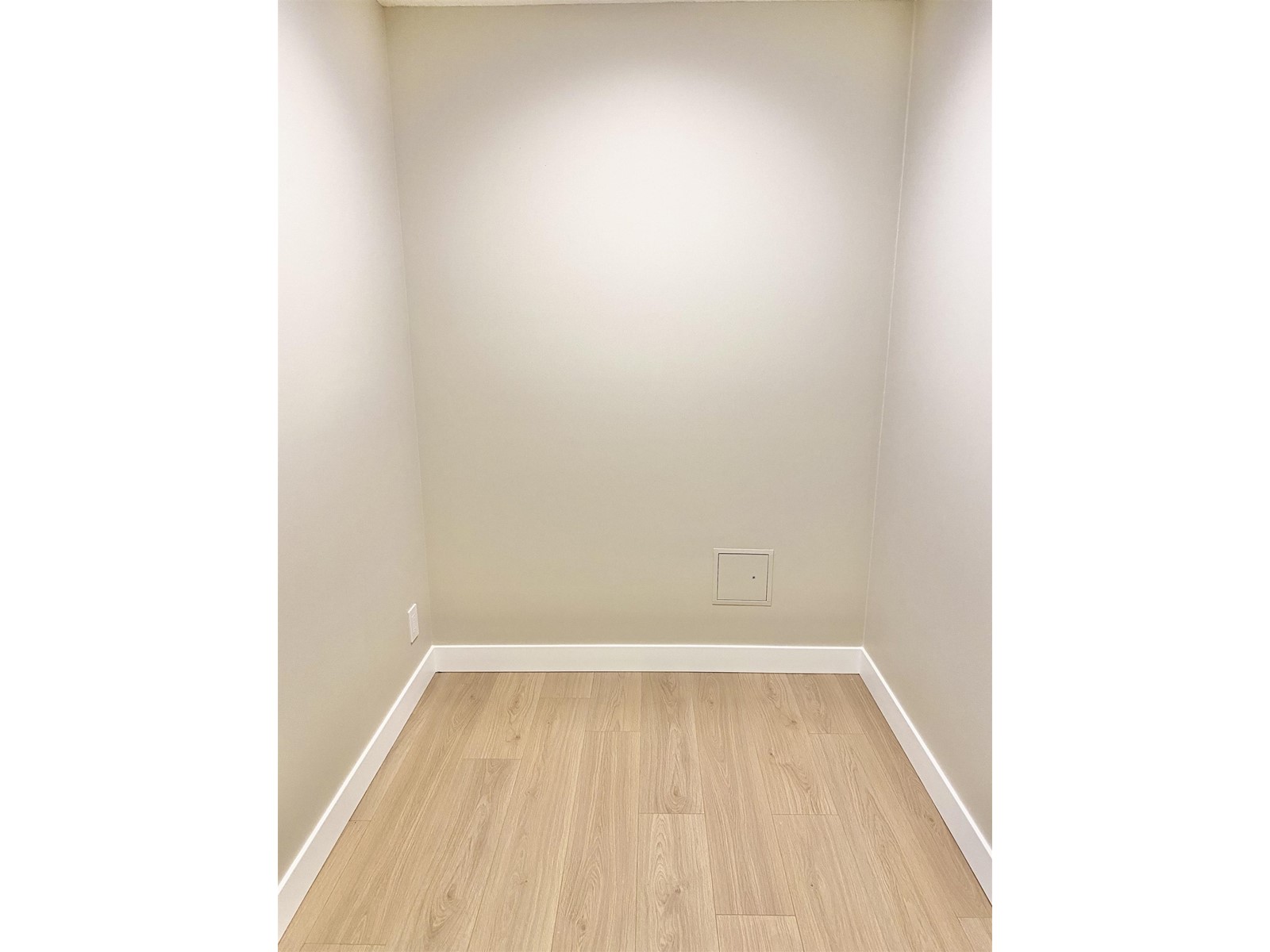 2210 13398 104 AVENUE, Surrey