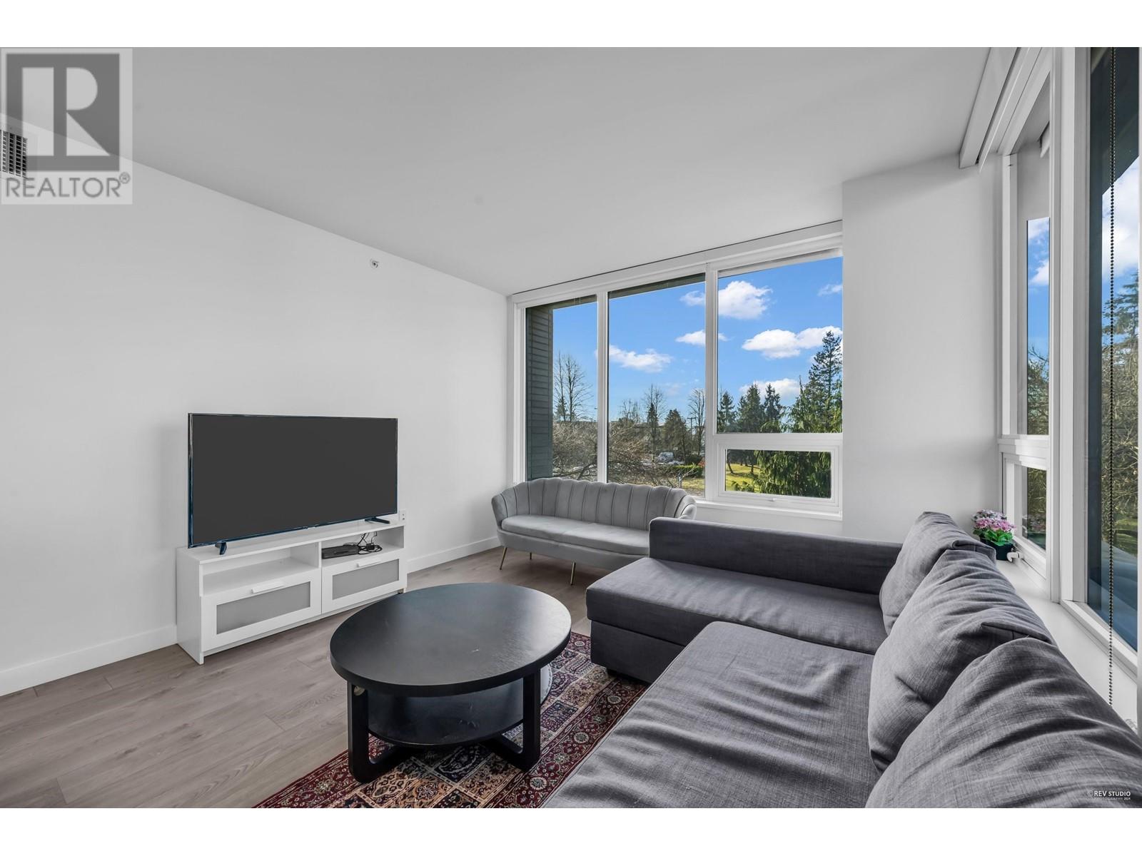 307 6463 SILVER AVENUE, Burnaby