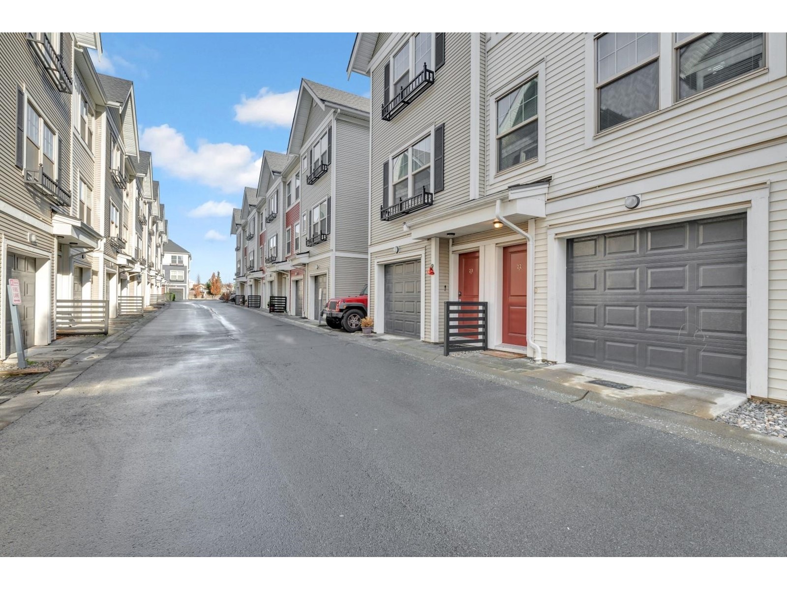 22 32633 SIMON AVENUE, Abbotsford real estate listing R2942935