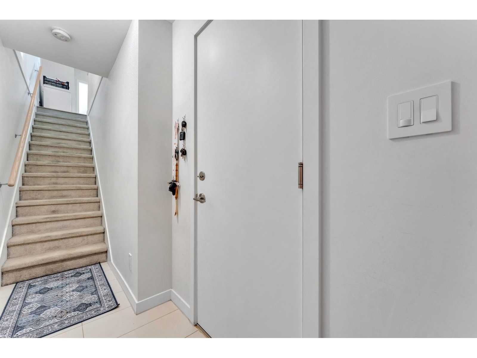22 32633 SIMON AVENUE, Abbotsford real estate listing R2942935