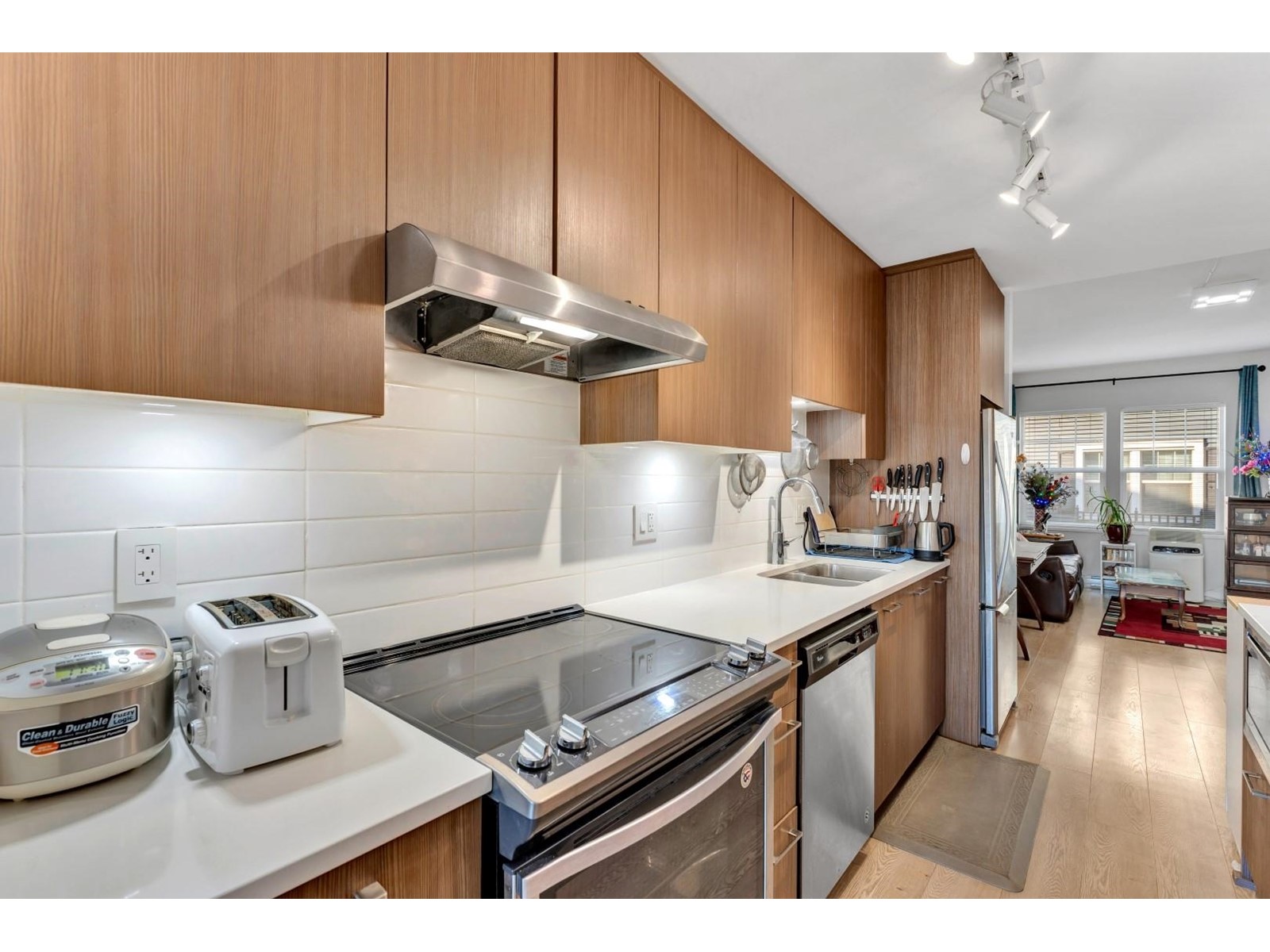 22 32633 SIMON AVENUE, Abbotsford real estate listing R2942935