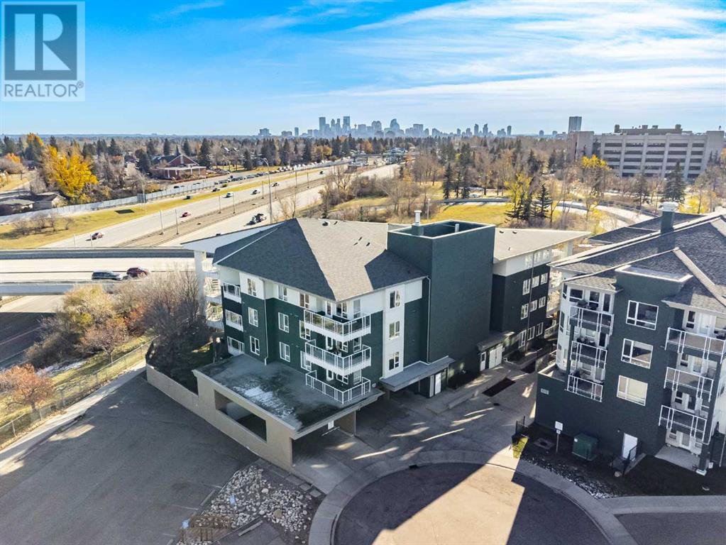 Single Family House for Sale in    Avenue NW Varsity Calgary 