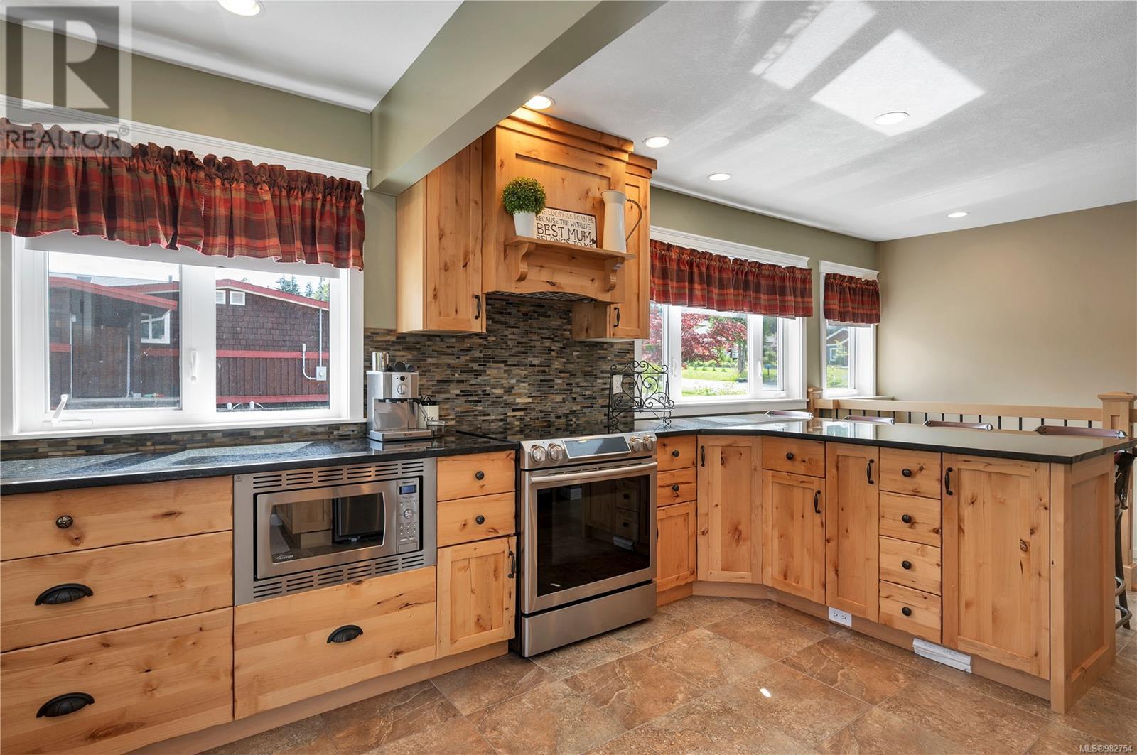 740 Nicholls Rd, Campbell River real estate listing 982754