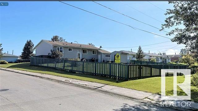 Photo 4 of 715 3 Av, Fox Creek AB