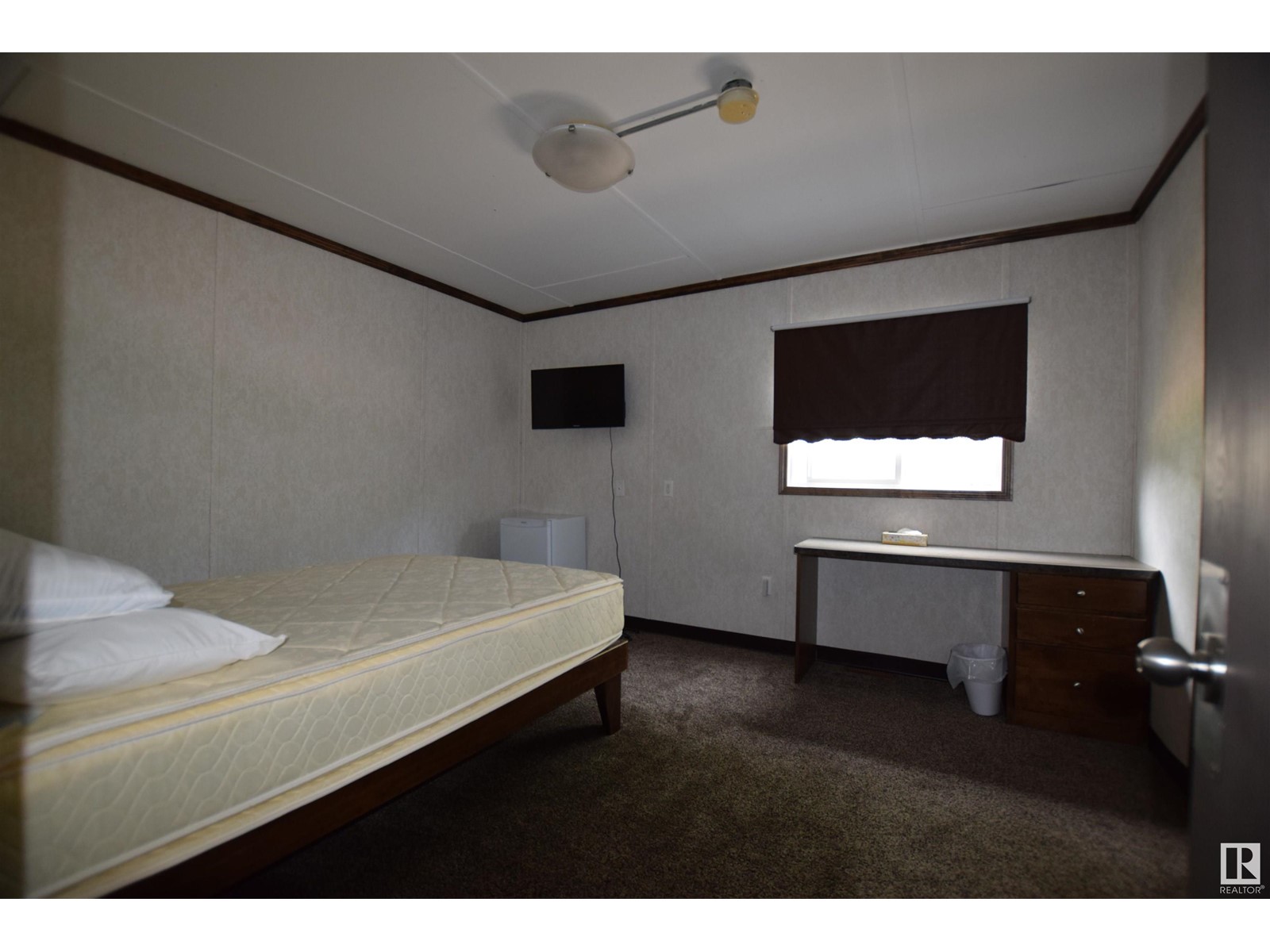 455 INDUSTRIAL DR N - 8