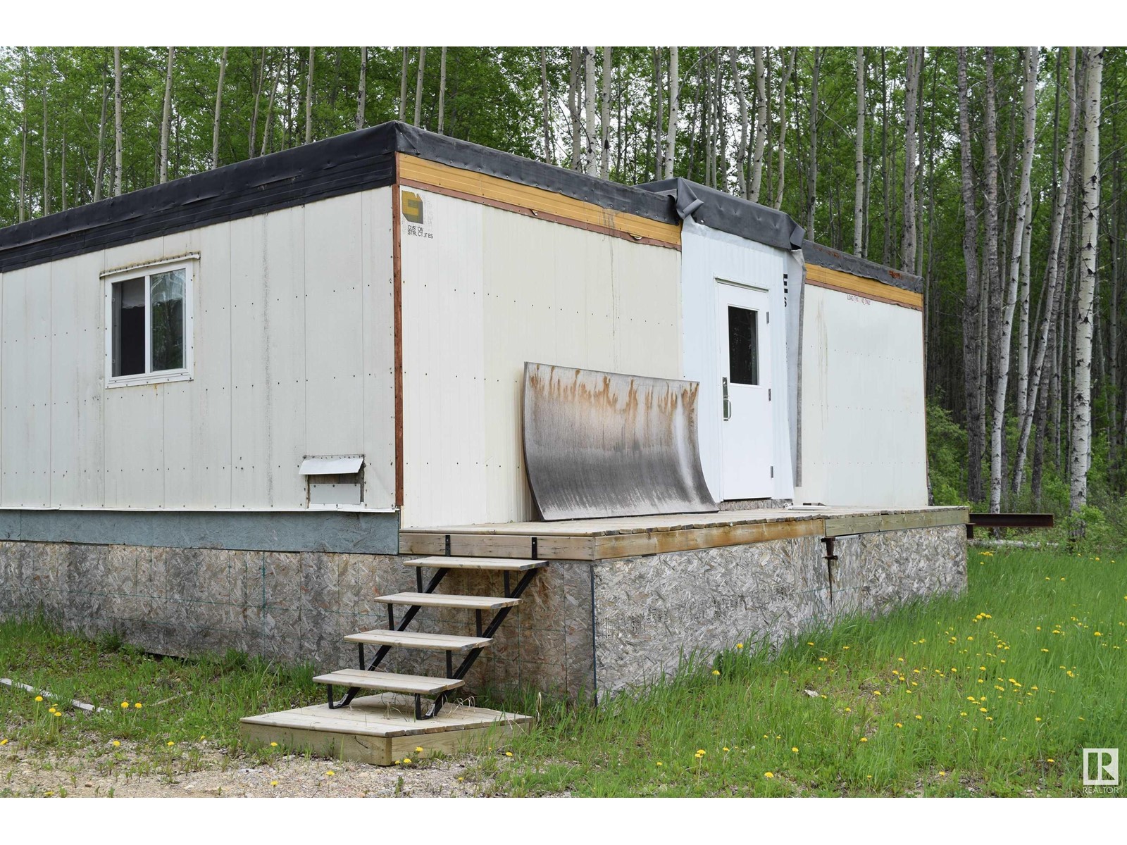455 INDUSTRIAL DR N - 7