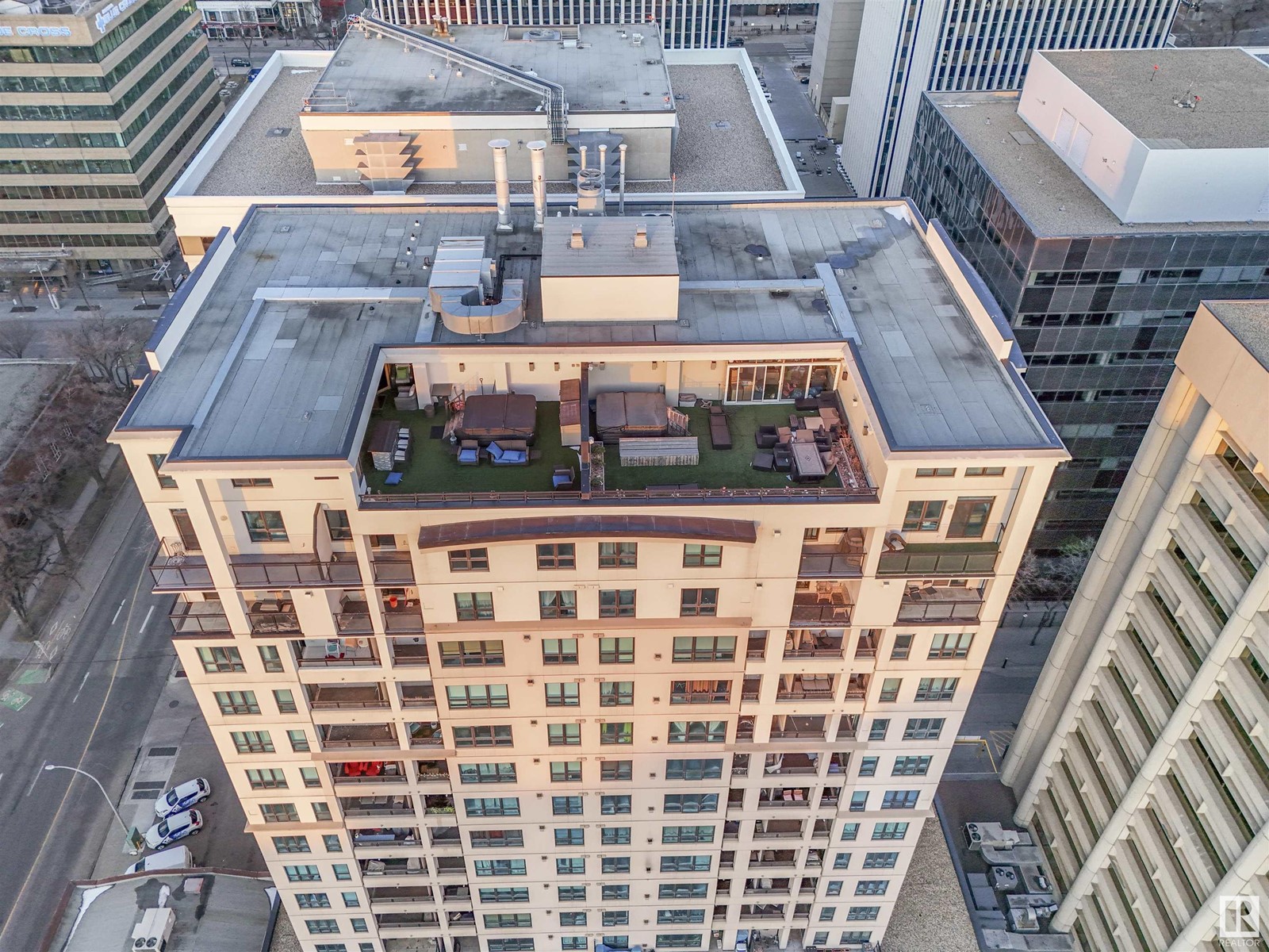 #1704 9939 109 ST NW, Edmonton