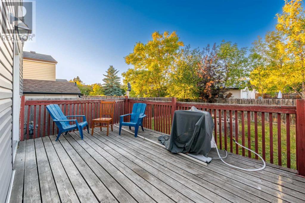 Single Family House for Sale in  abingdon Court NE Abbeydale Calgary 