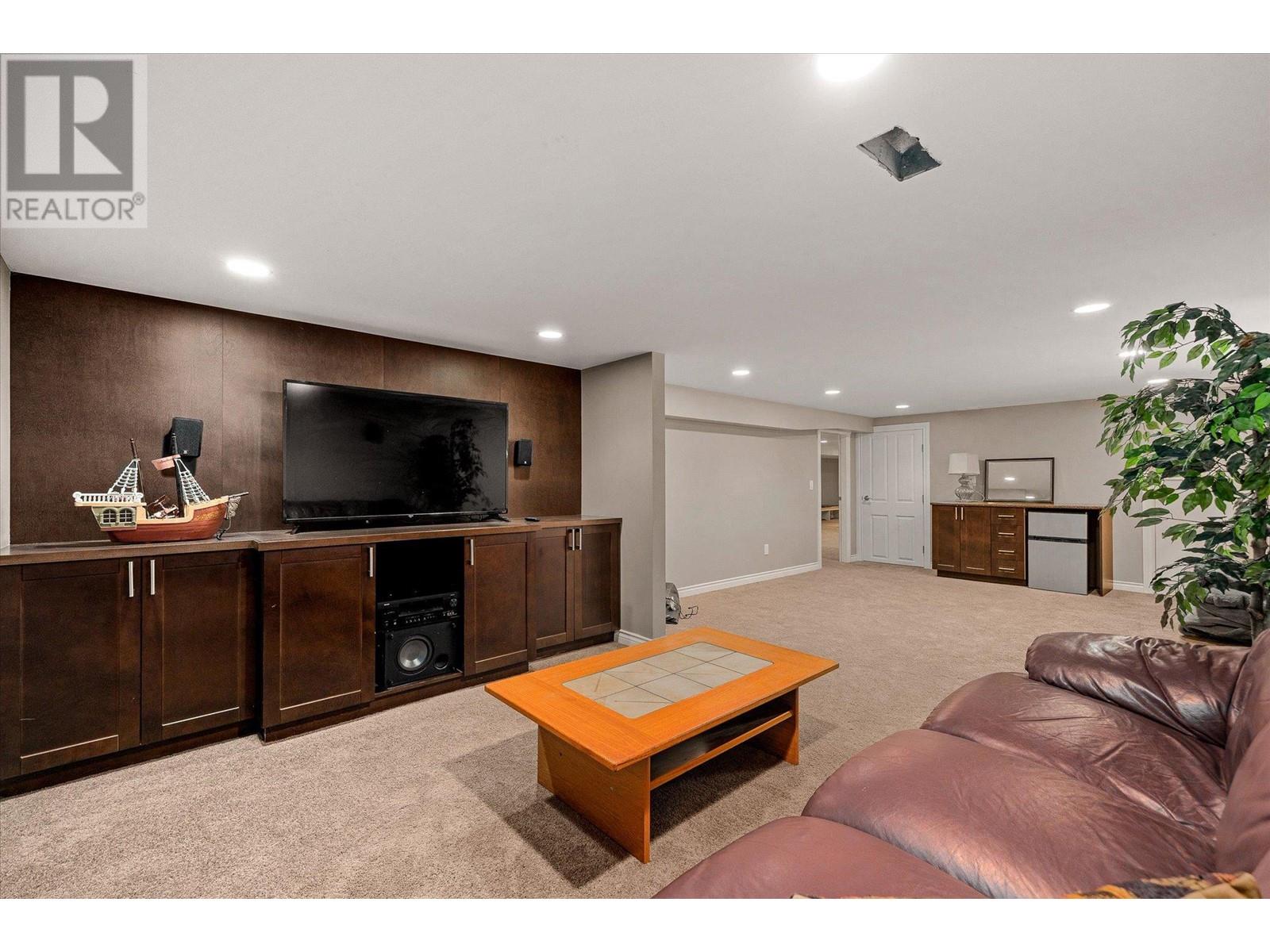  4382 Hobson Road, Kelowna