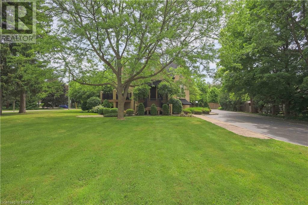 Photo 3 of 646 Mount Pleasant Road, Mount Pleasant ON