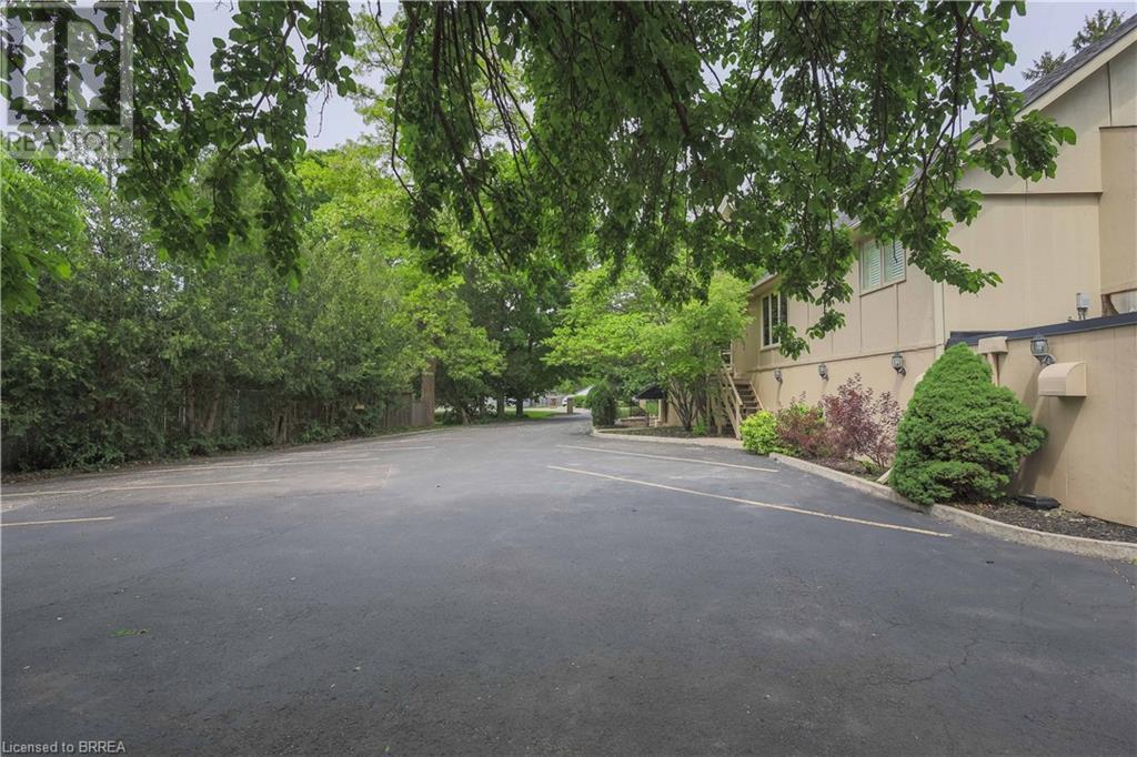 Photo 7 of 646 Mount Pleasant Road, Mount Pleasant ON
