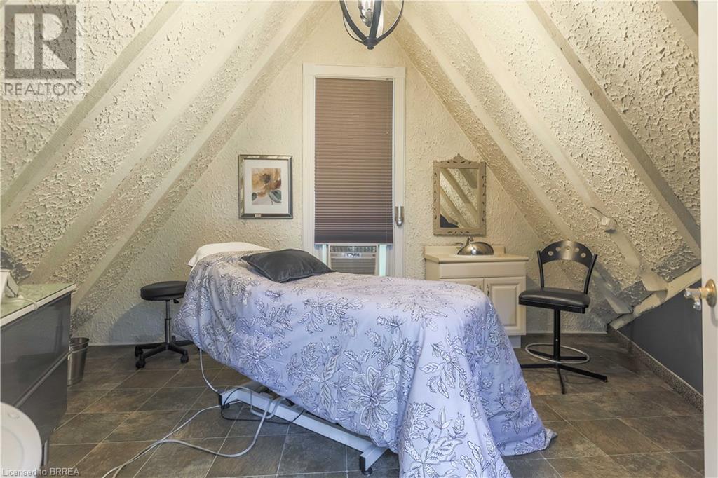 Photo 36 of 646 Mount Pleasant Road, Mount Pleasant ON