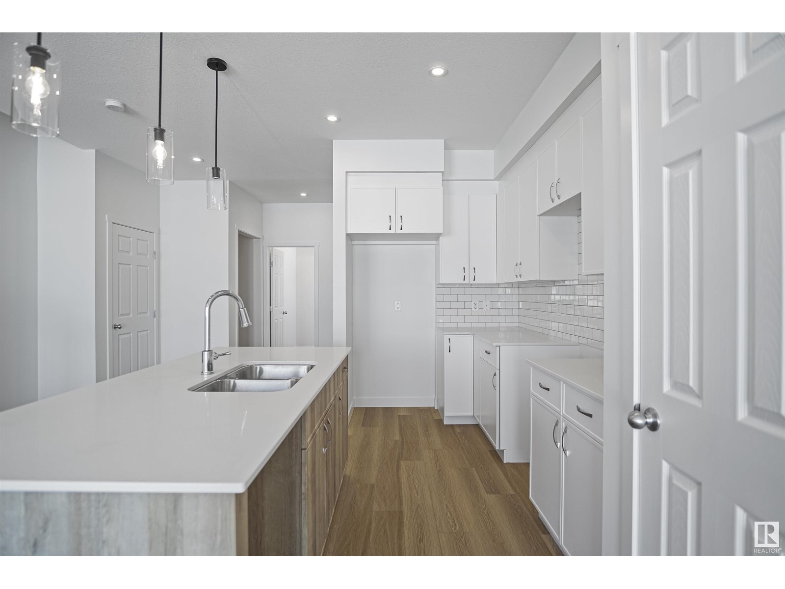 4668 177 AV NW, Edmonton