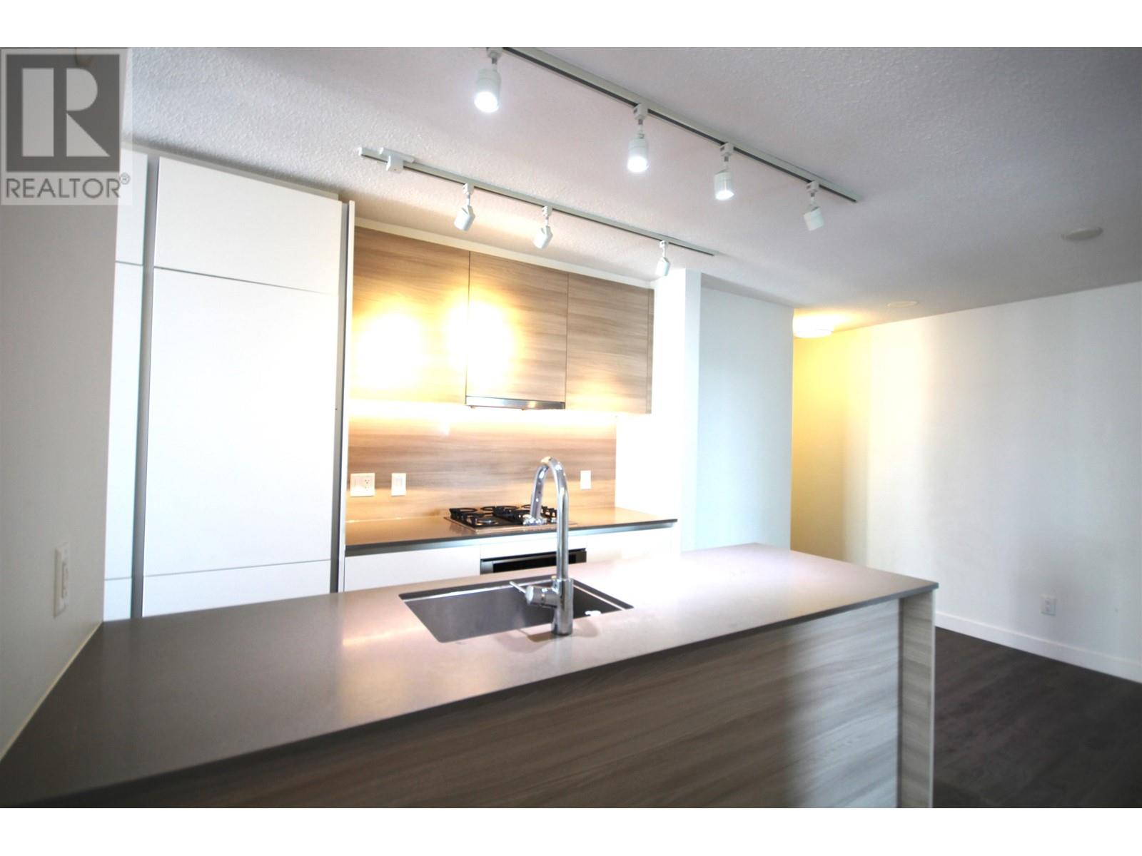 Photo 7 of 2305 988 Quayside Drive, New Westminster BC
