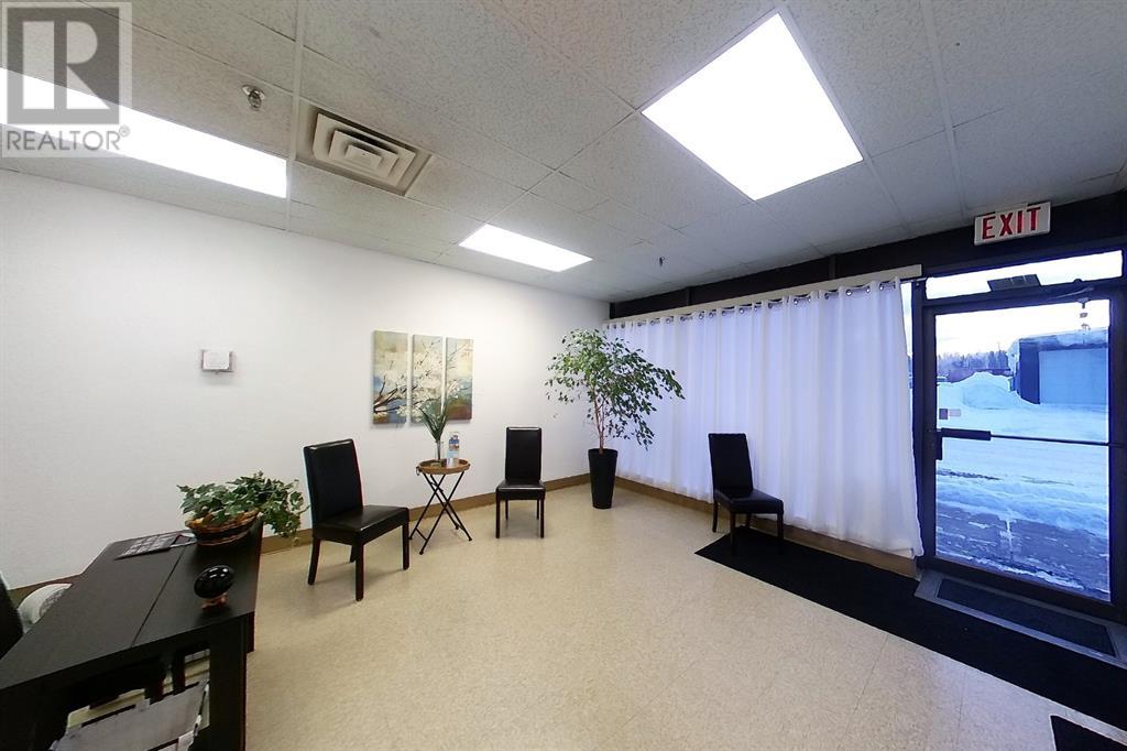 Photo 8 of 4926 1 Avenue, Edson AB