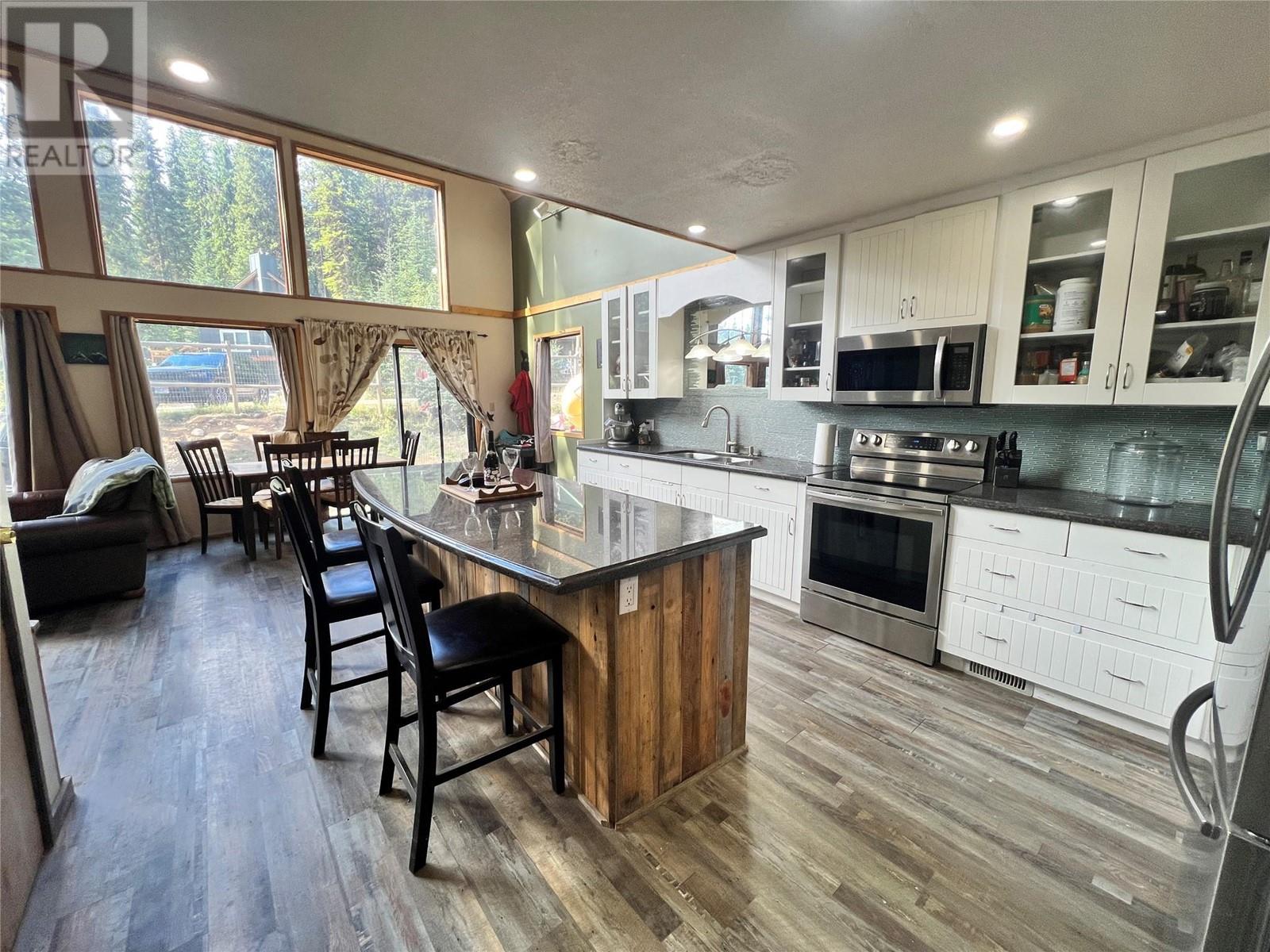 145 WHITETAIL Road, Penticton