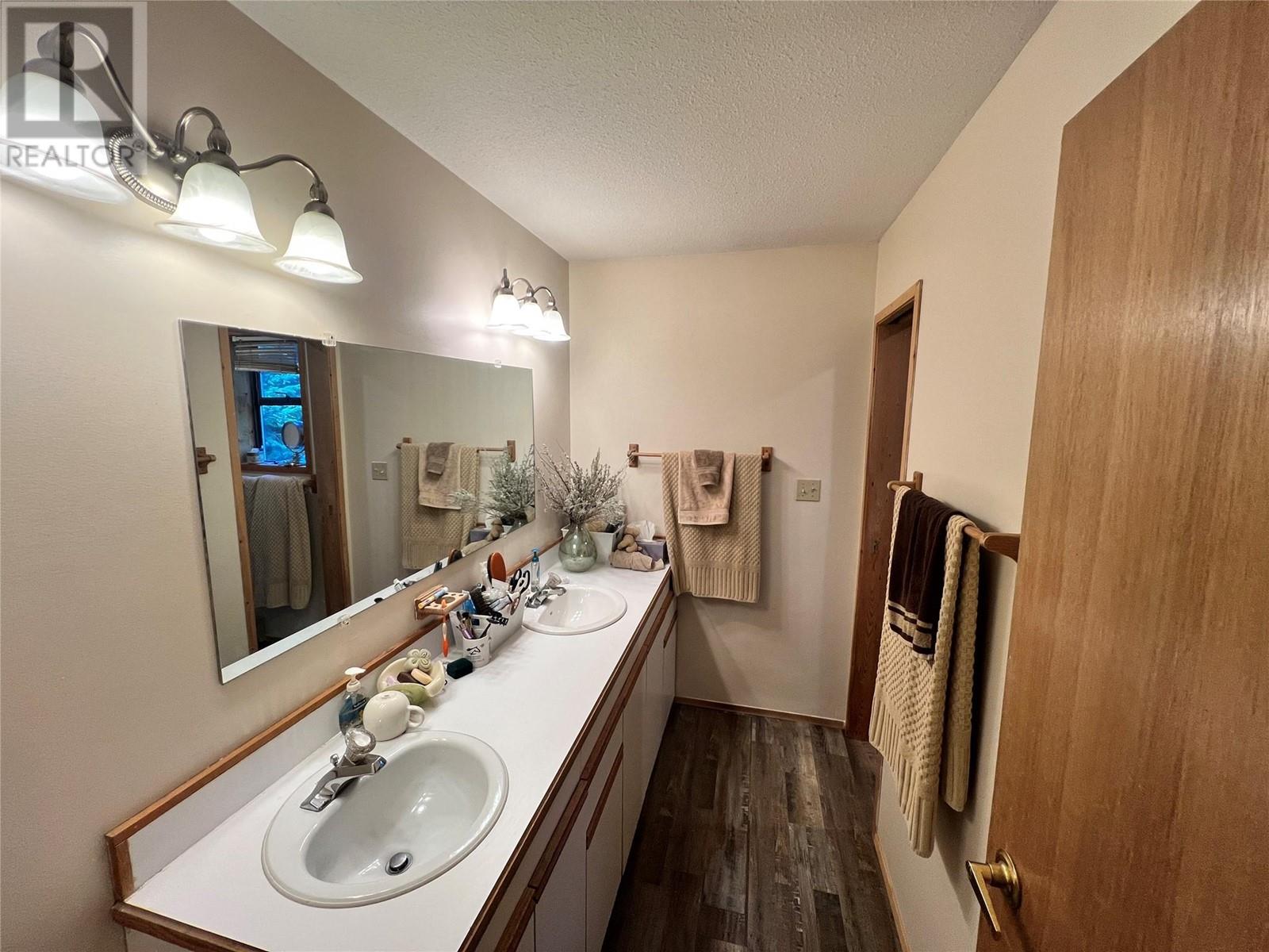 145 WHITETAIL Road, Penticton