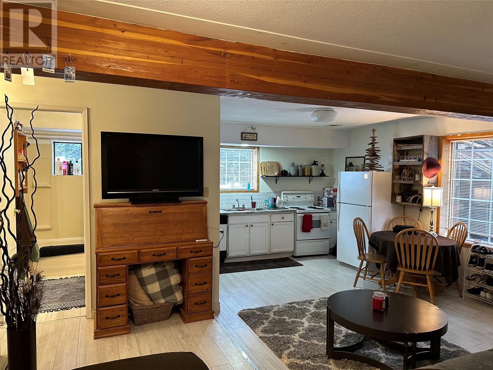 145 WHITETAIL Road, Penticton