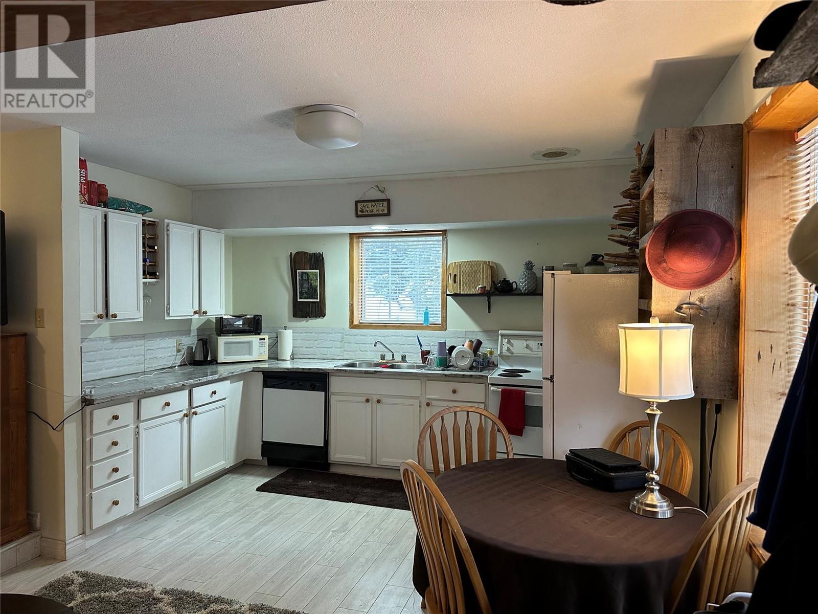 145 WHITETAIL Road, Penticton