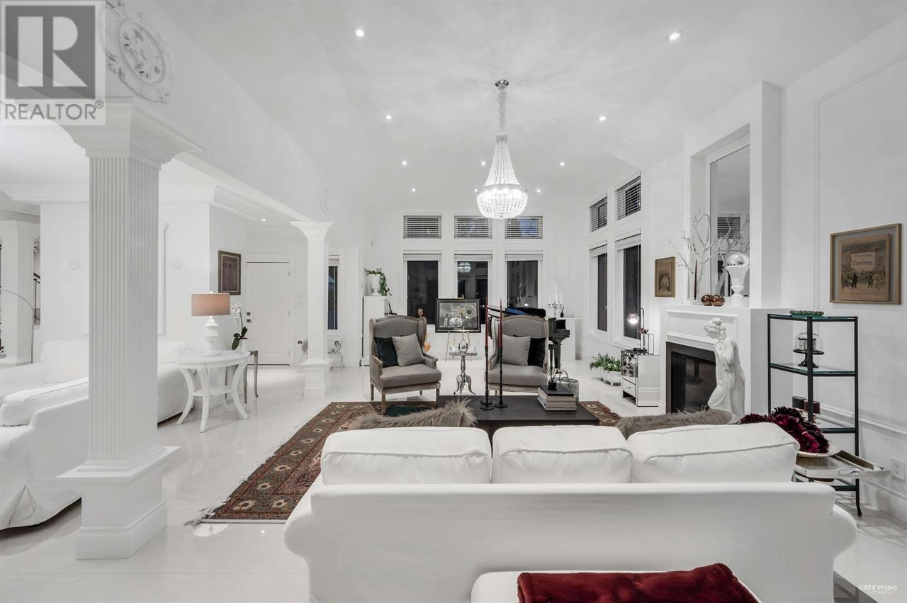 4511 CAPILANO ROAD, North Vancouver
