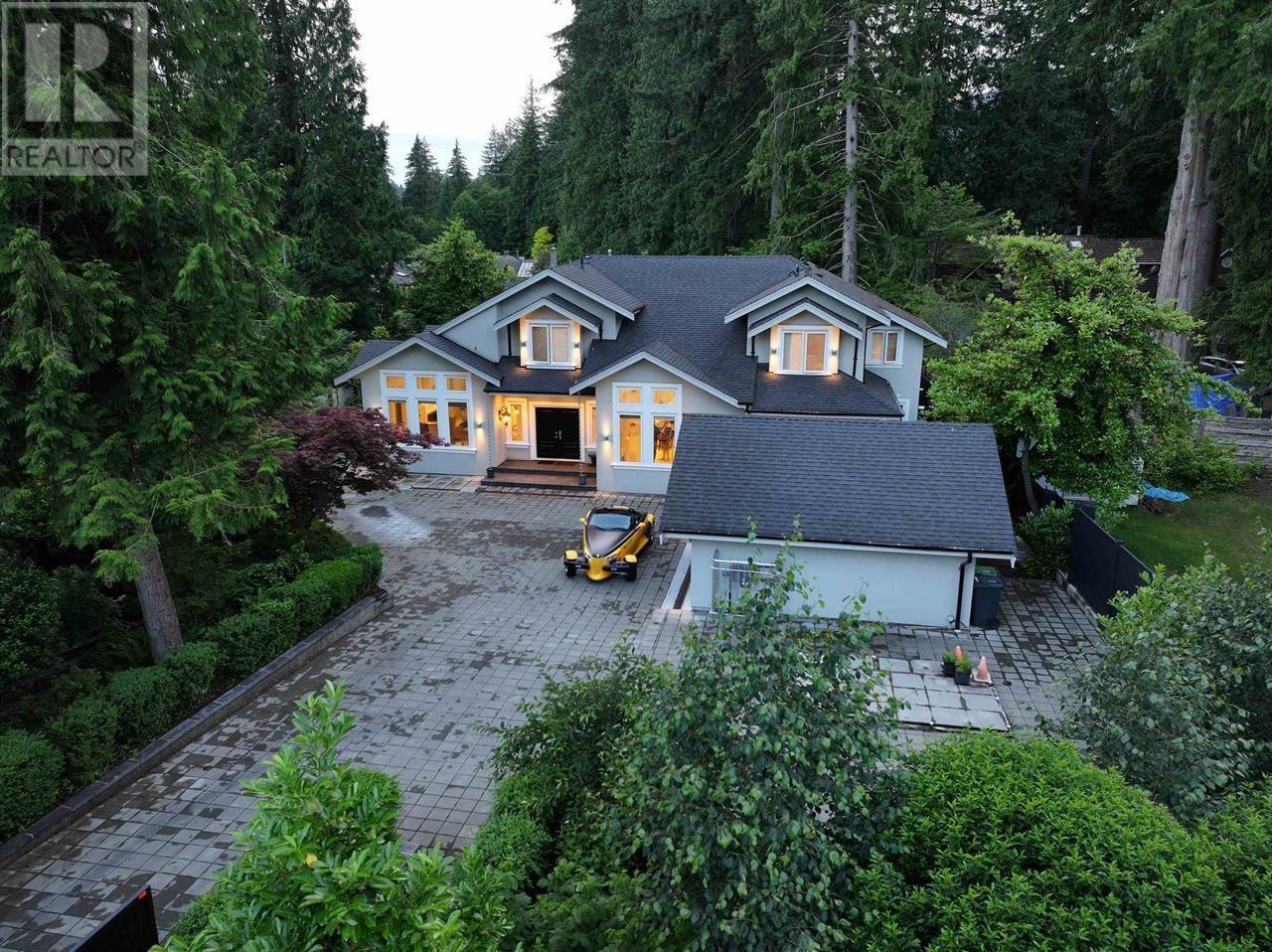 4511 CAPILANO ROAD, North Vancouver