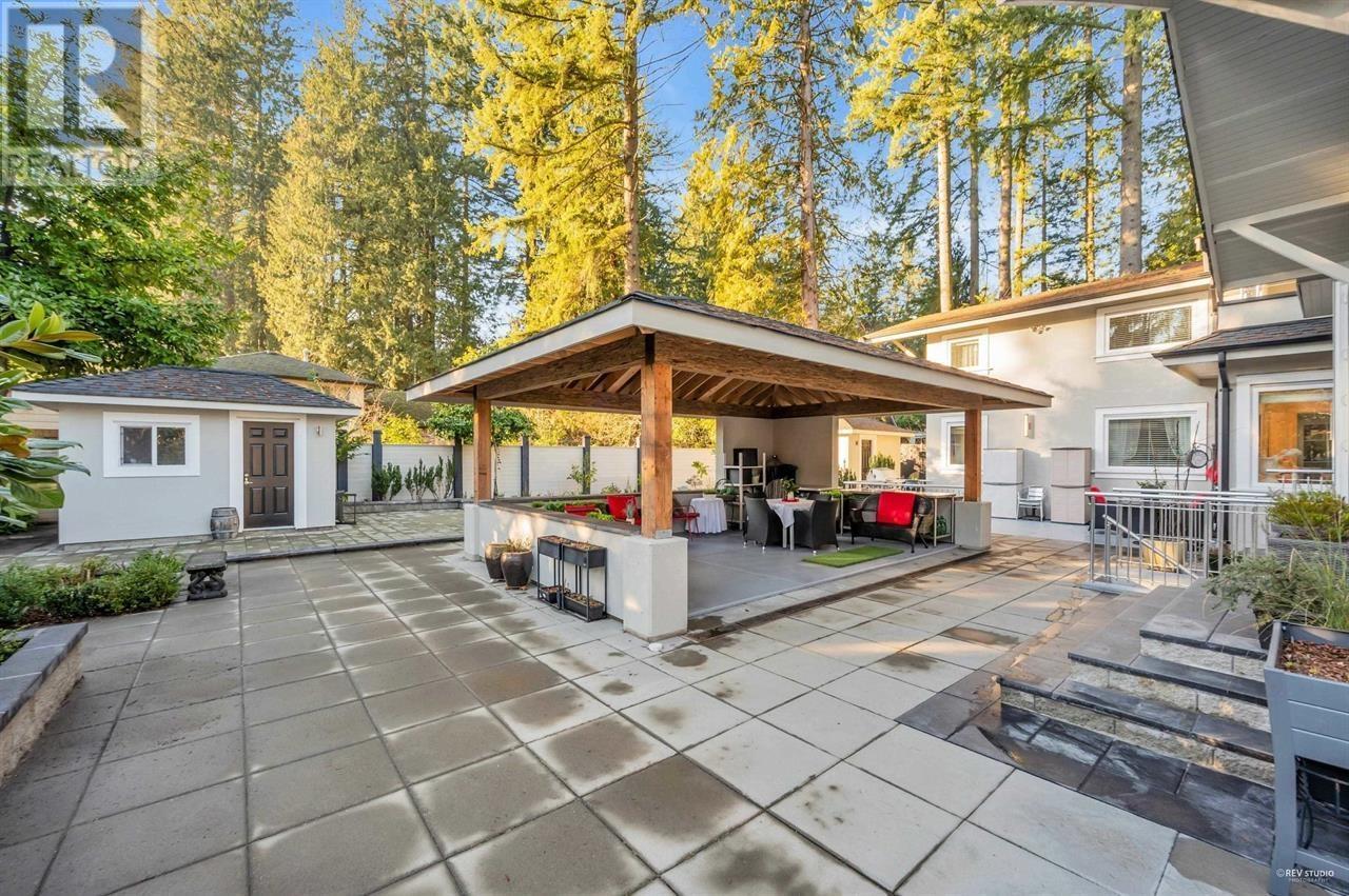 4511 CAPILANO ROAD, North Vancouver