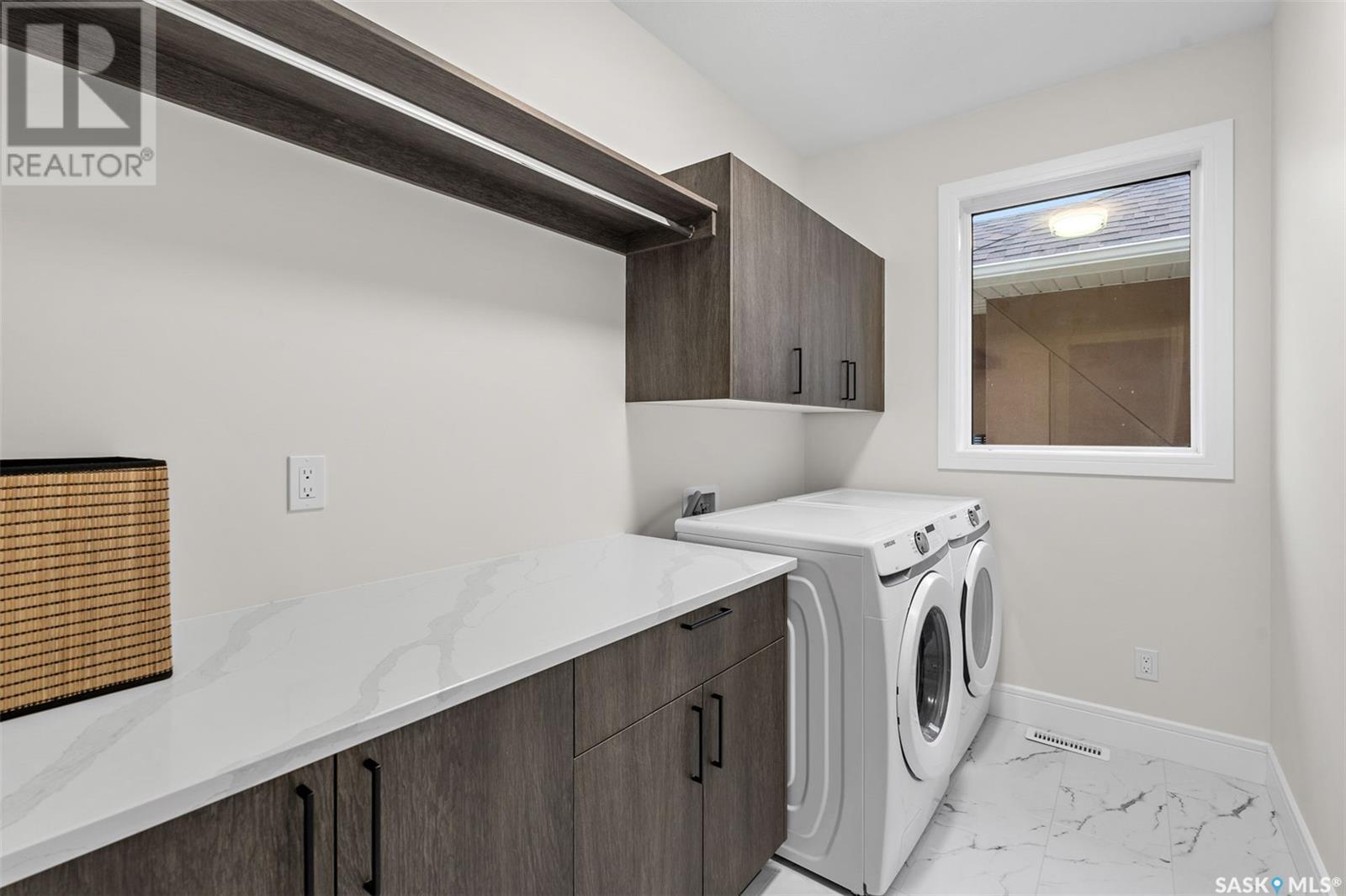 Photo 16 of 407 Kenaschuk Crescent, Saskatoon SK