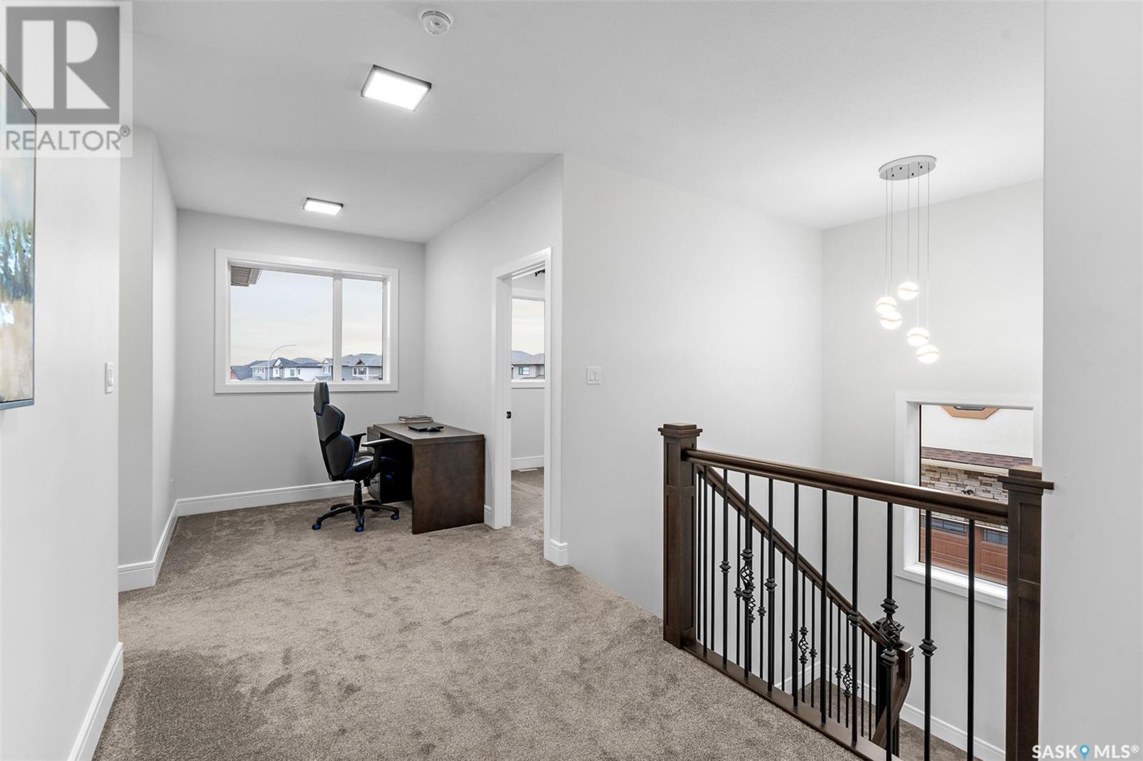 Photo 5 of 407 Kenaschuk Crescent, Saskatoon SK