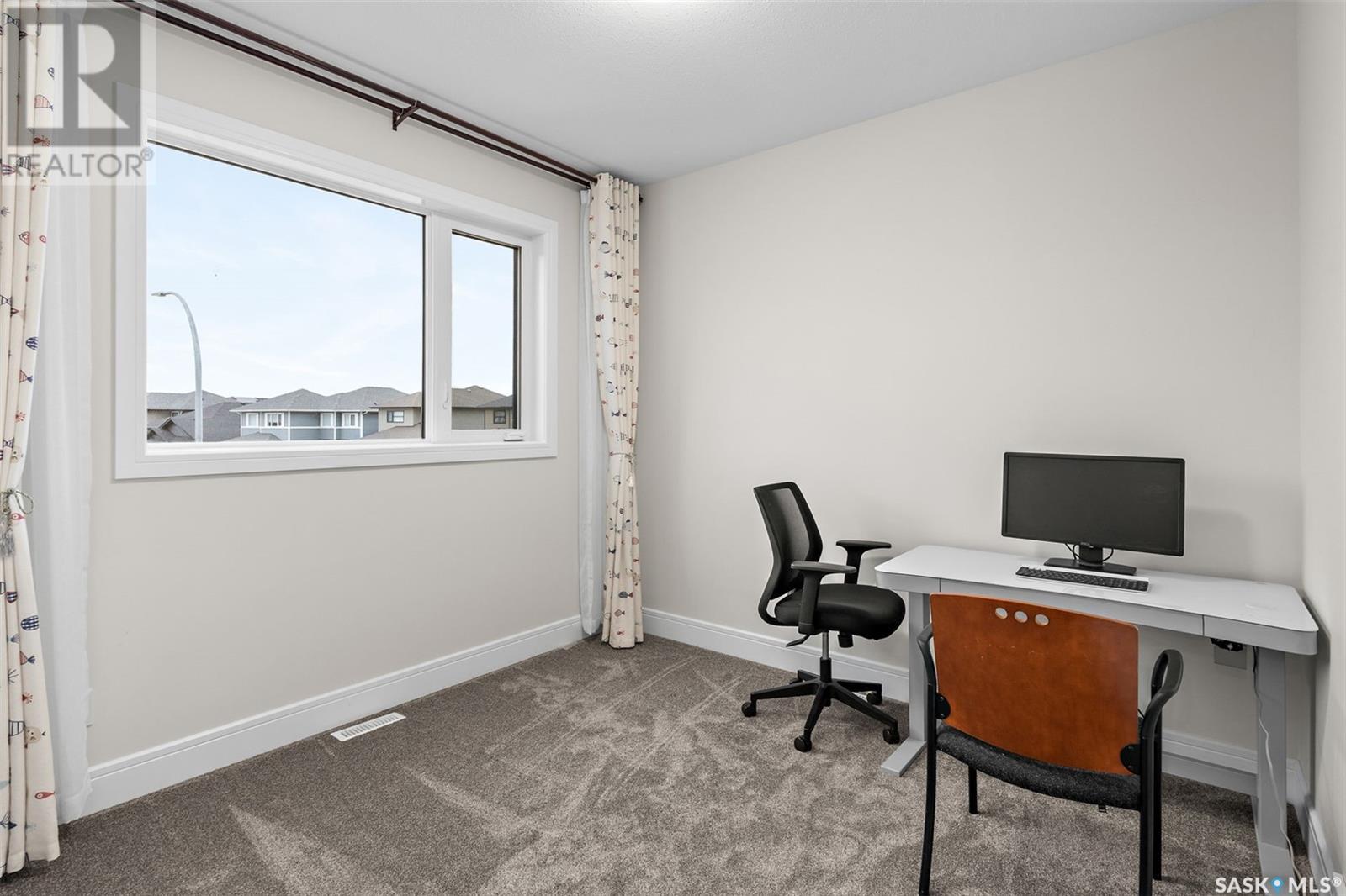 Photo 7 of 407 Kenaschuk Crescent, Saskatoon SK