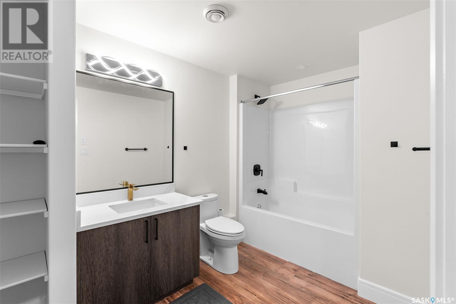 Photo 14 of 407 Kenaschuk Crescent, Saskatoon SK