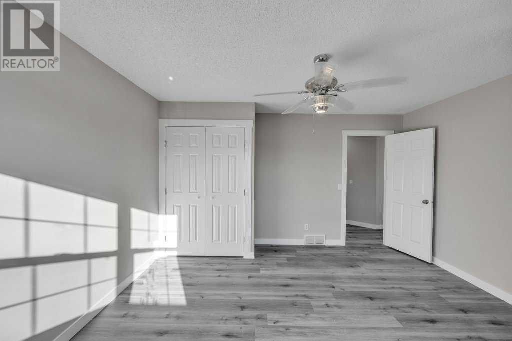 Single Family House for Sale in  Coral Springs Mews NE Coral Springs Calgary 