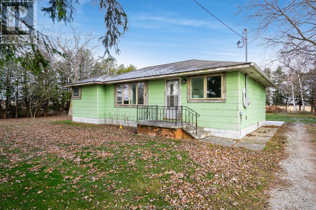 Photo 10 of 713 Mersea Rd 4, Leamington ON